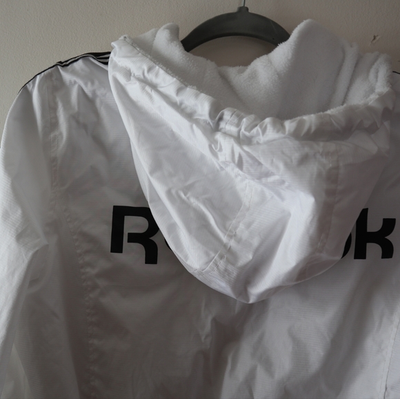 Reebok Jacket / Windbreaker Running Jacket - Picture 2 of 10